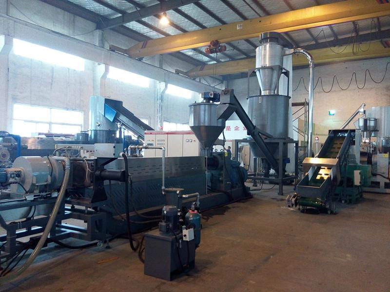 PE HDPE LDPE film cable flake recycling machine 3