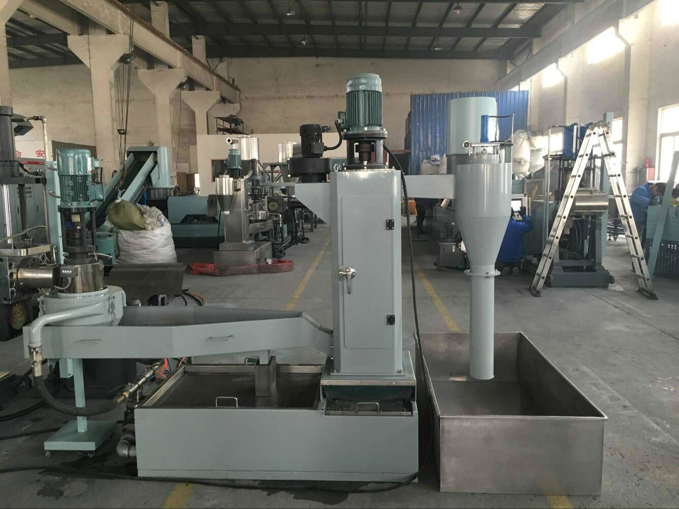 PP,PE film plastic granulator and plastic recycling machine 5