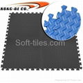 Anti-slip foam interlocking tiles 1