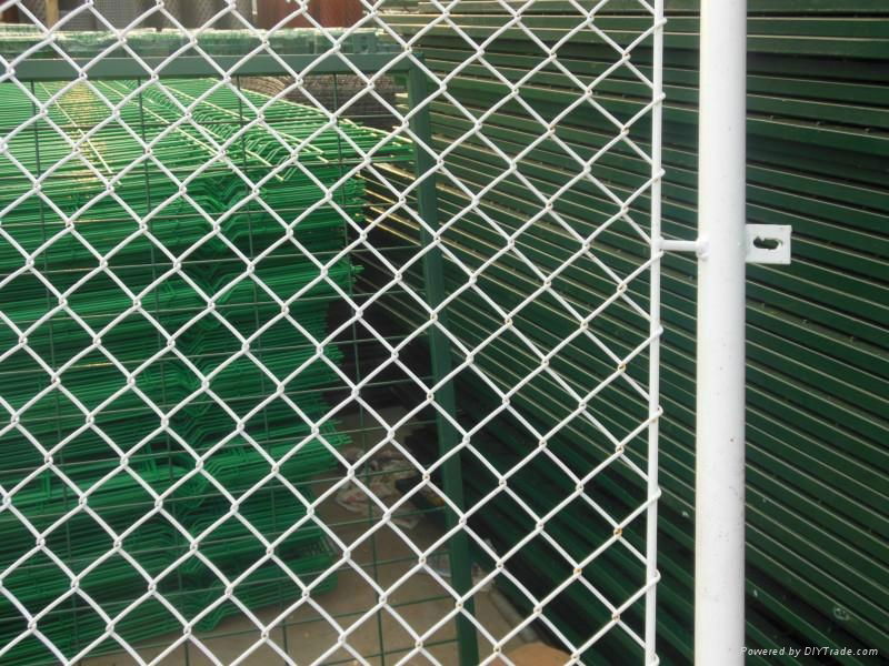 High quality PVC coated chain link fence supplier 3