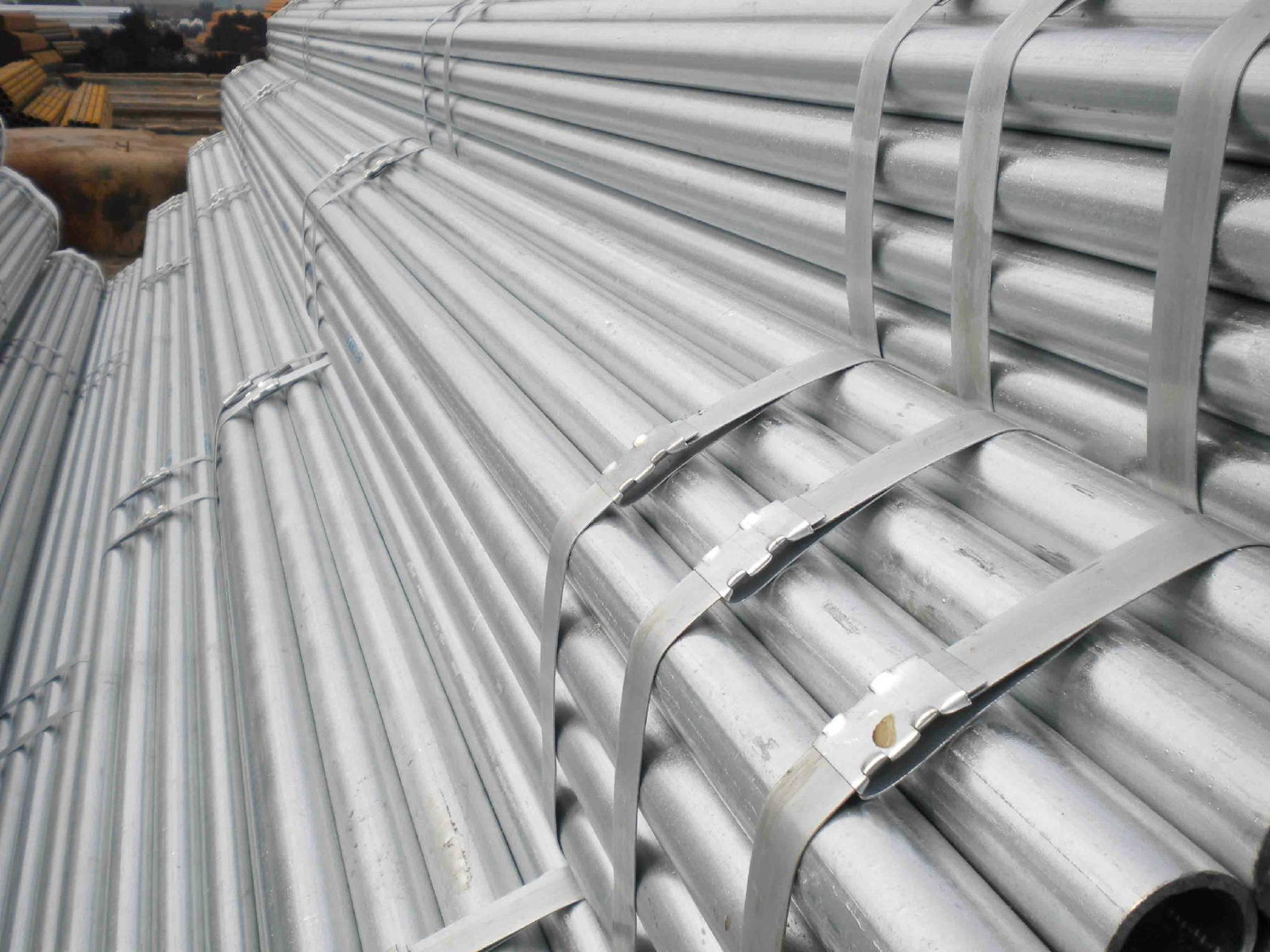 Hot dip galvanized steel pipe 4