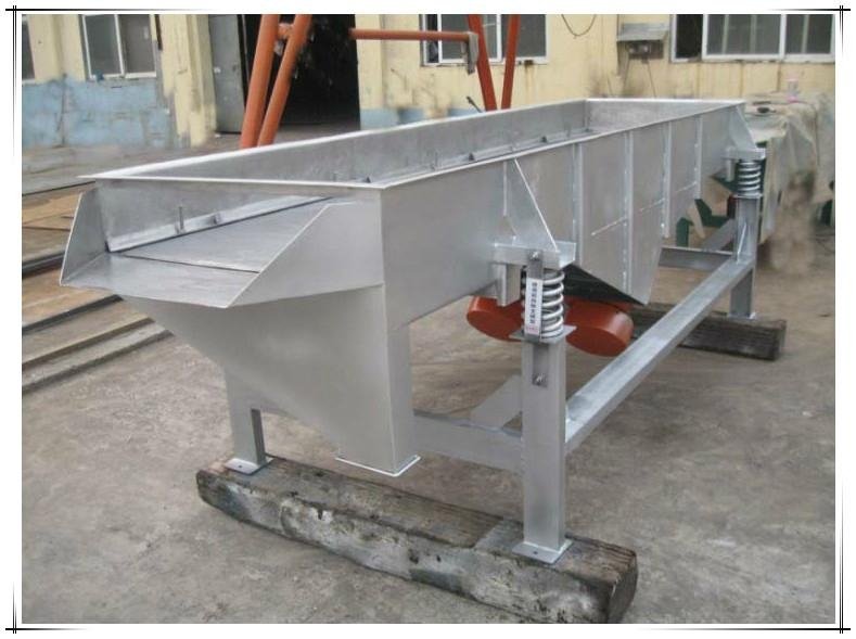 Stainless steel linear vibration sieve separating machine 4