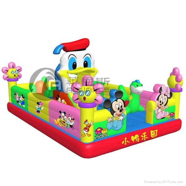 Little Duck Paradise Inflatable Castle 3