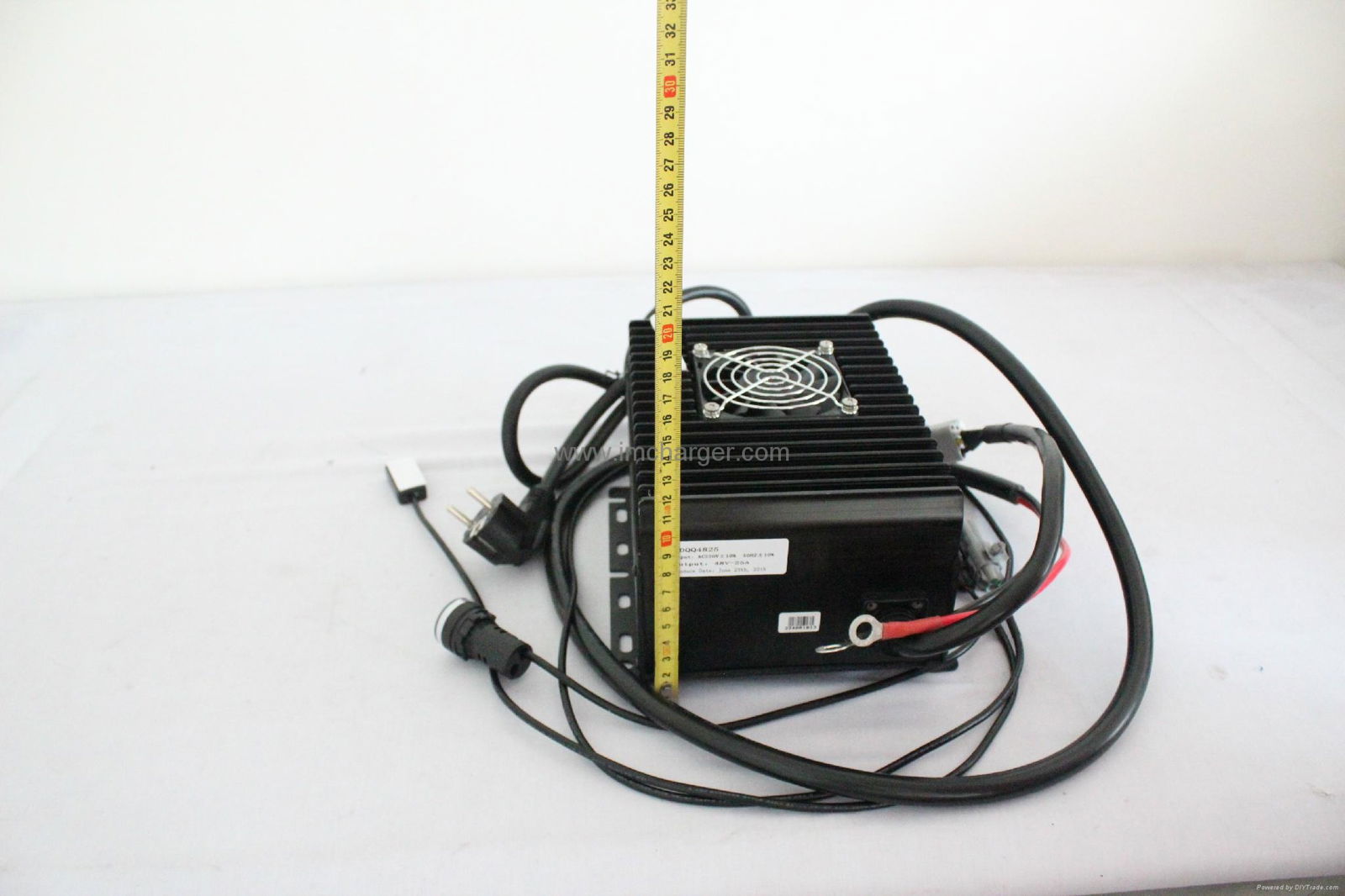 High Frequency battery charger 72 V 25 A for golf car  4