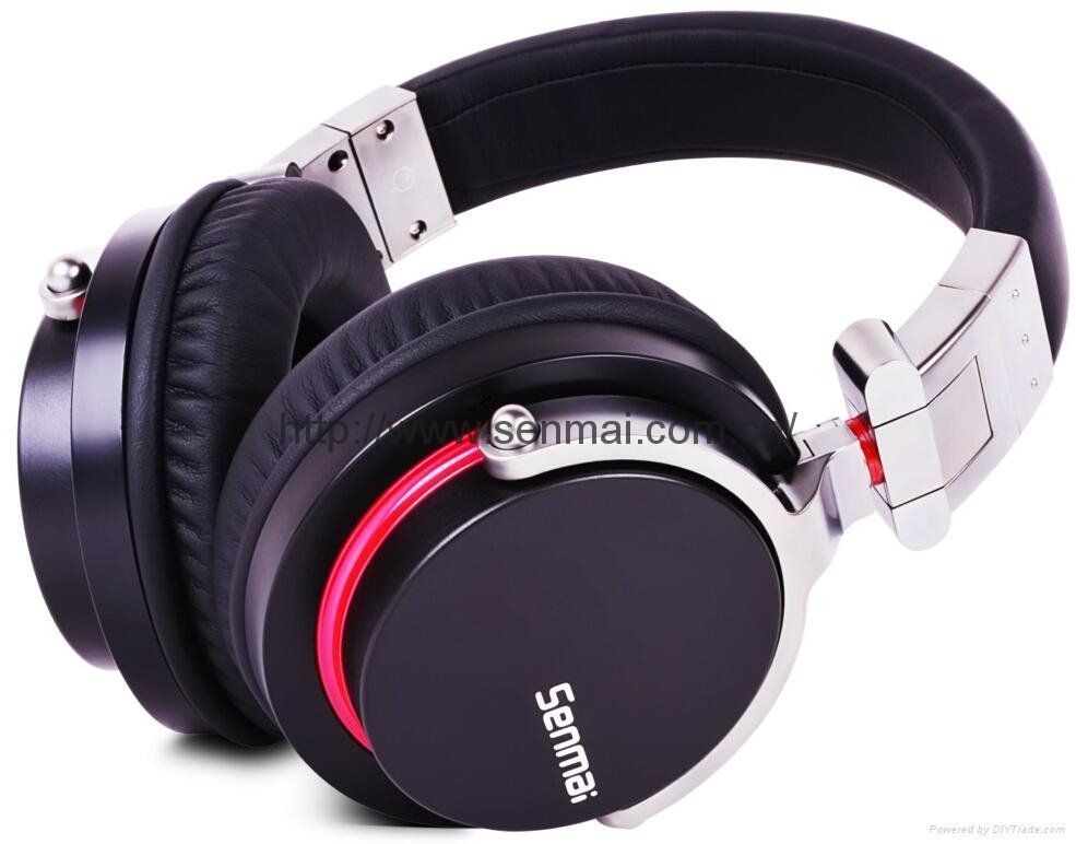 Professional stereo DJ headphone turnable and foldable superb bass