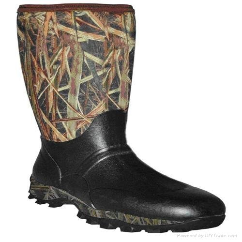 Camo hunting  fishing boots with grass blades upper