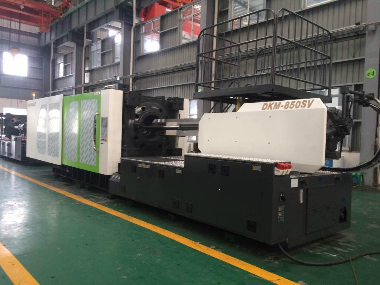 servo-motor injection molding machine