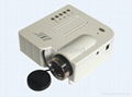 UNIC UC28 mini LCD LED projector