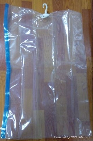 Vacuum bags with hanger
