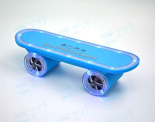 Fashion skateboard shape outdoor mini stereo bluetooth speaker with led light 2