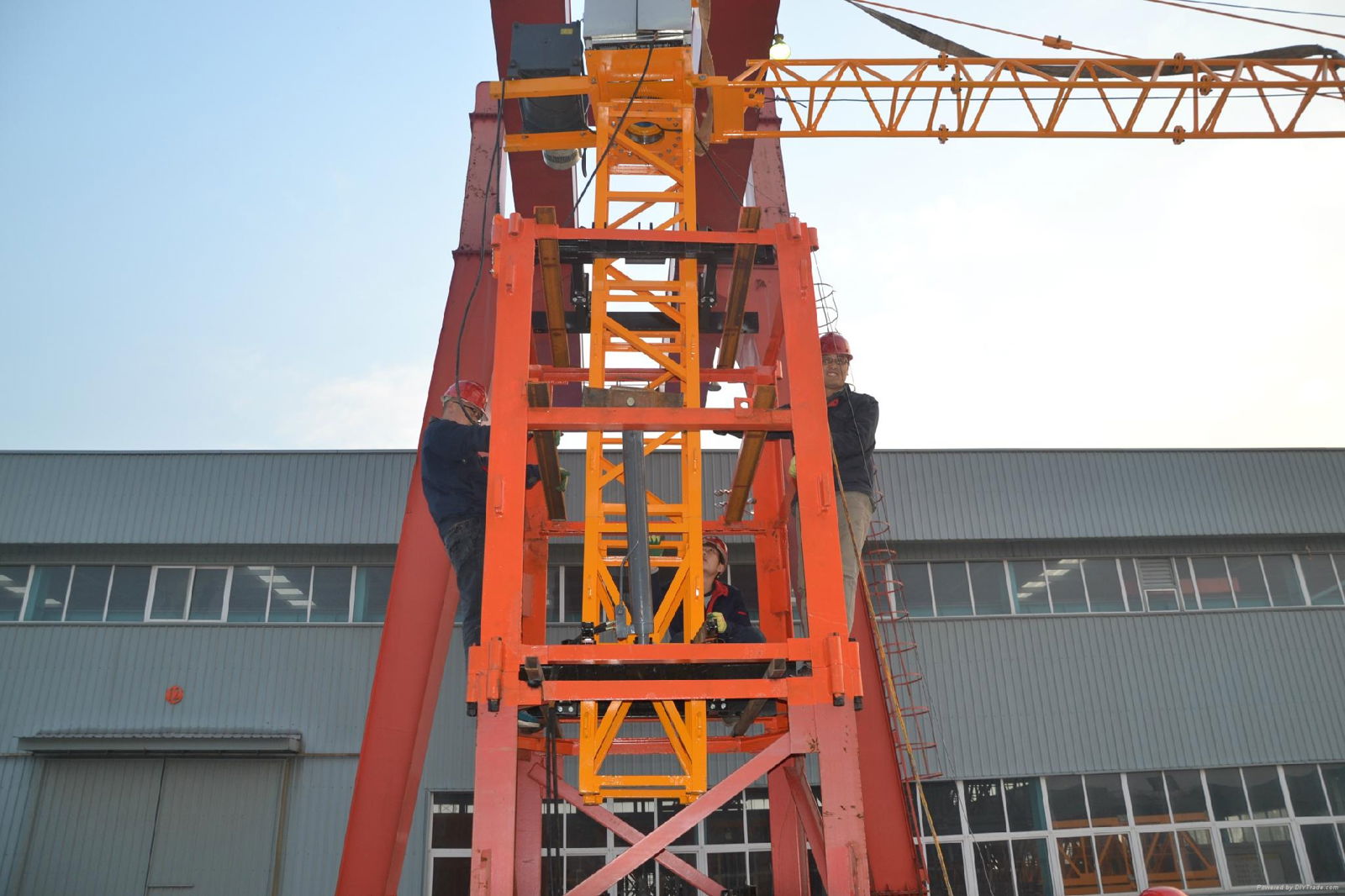 low price used self-climbing tower crane 3