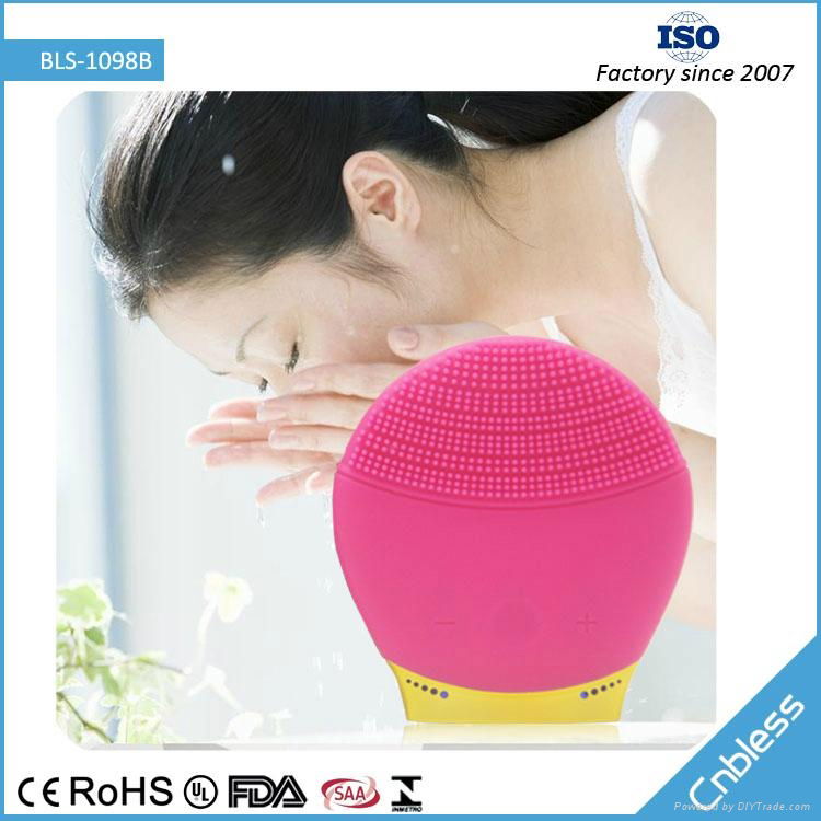 USB Charging Silicone Cleaning Skin Device  4