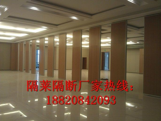 餐厅活动隔断墙 3