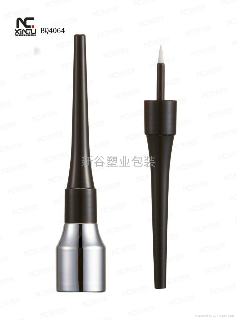 Liquid eyeliner bottle with good-quality brush 3