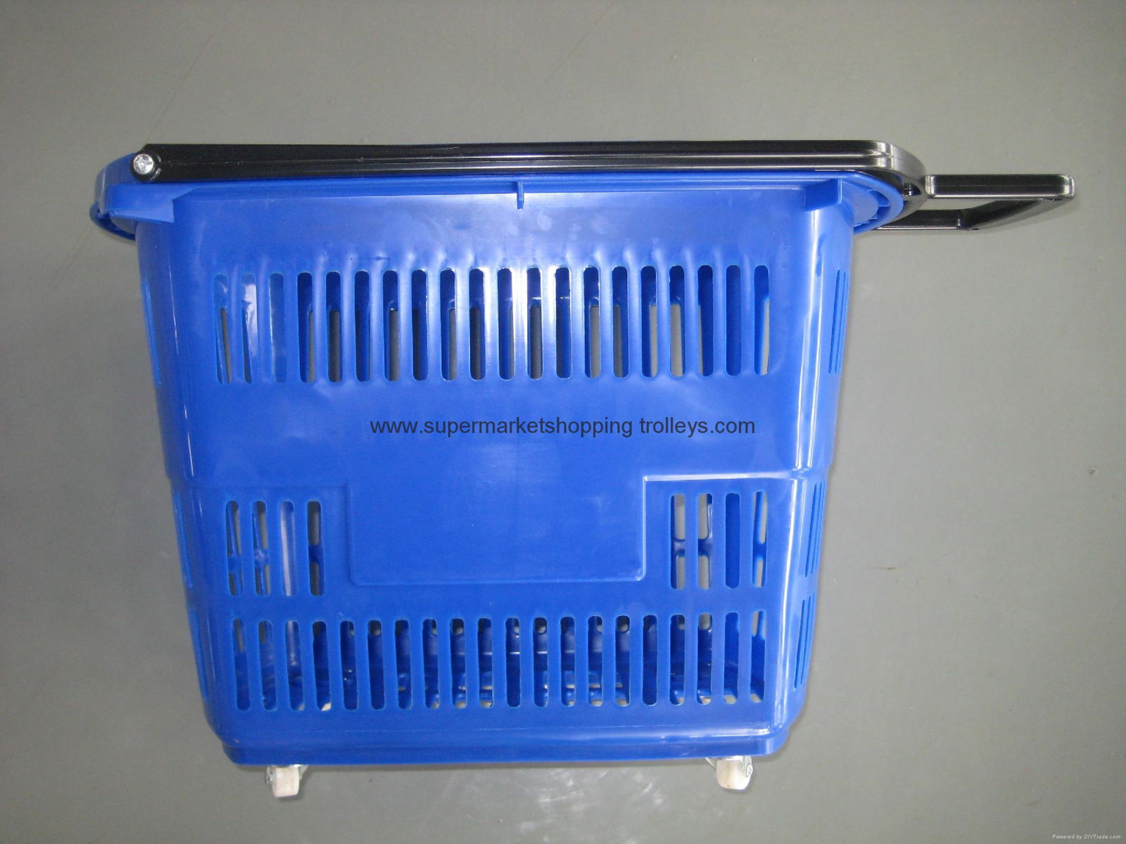 rolling supermarket plastic shopping basket with draw bar  wholesale 