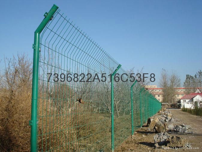生产双边丝护栏网 3