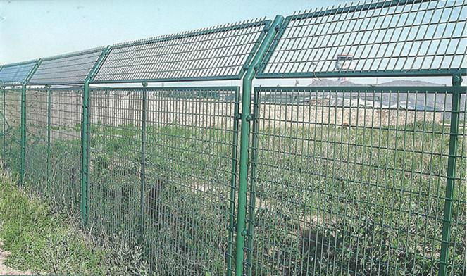 High quality Pvc coated framework wire mesh fencing 3