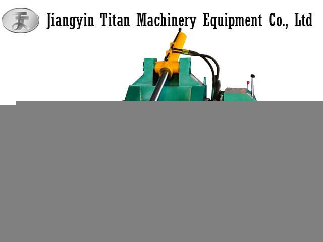 (Titan )hydraulic metal baler 2