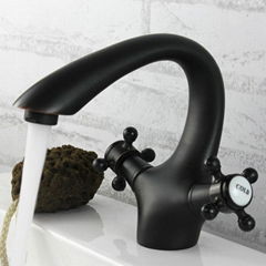 Traditional Two Handles Oil-Rubbed Bronze Finish Brass Bathroom Sink Faucet