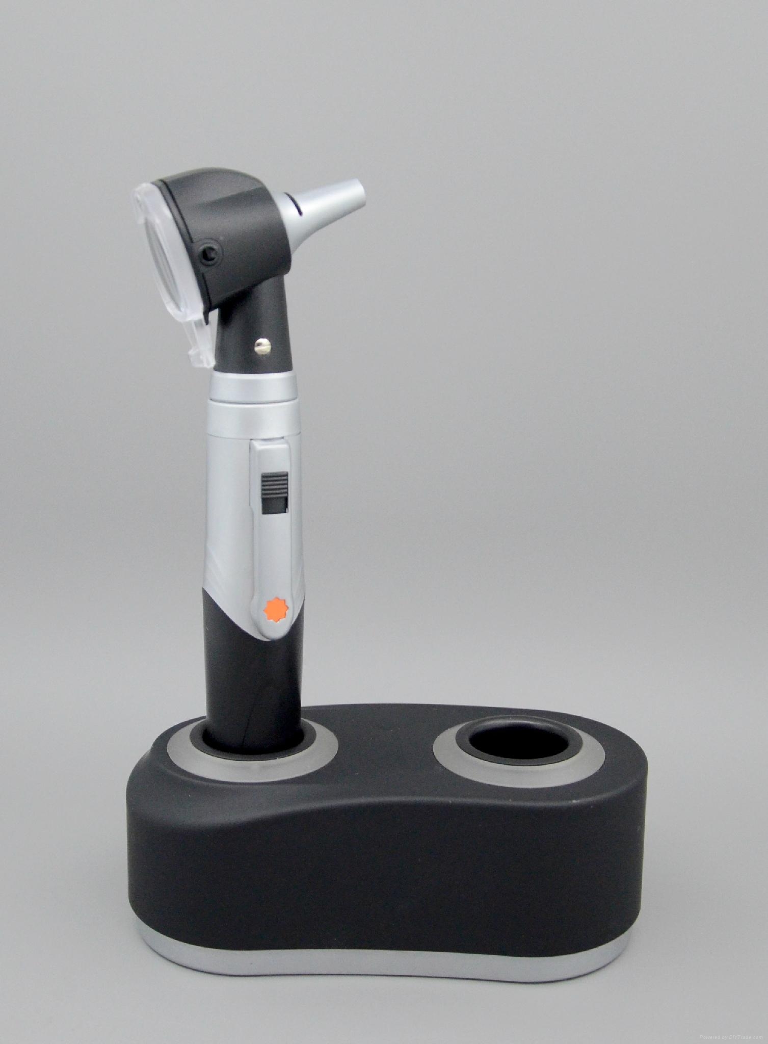 Rechargeable Portable Otoscope Rechargeable NiHM Battery VMT312C