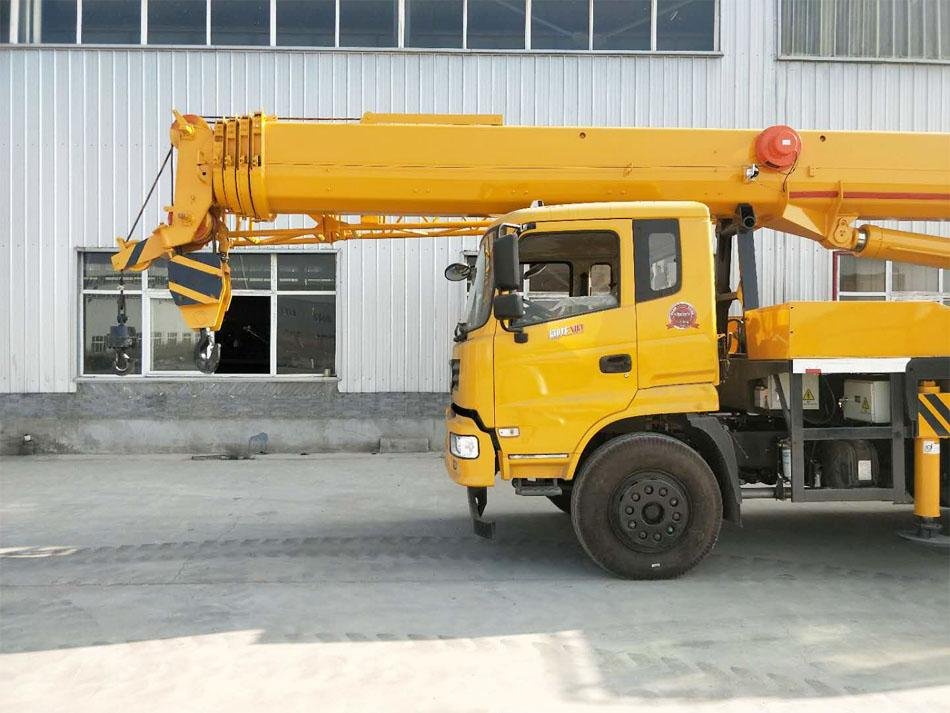 蘭考天龍25噸東風汽車吊廠家直銷