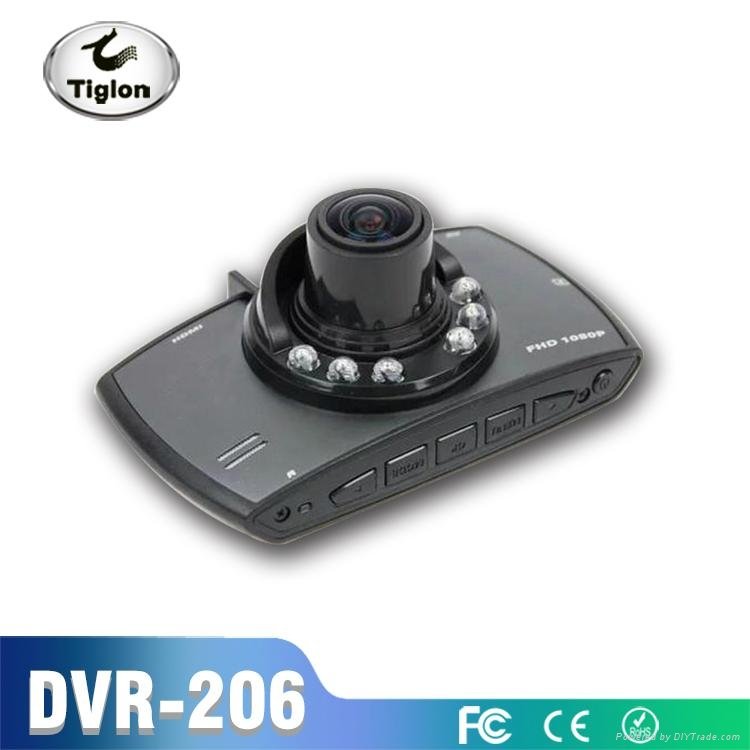 China DVR Manufacturer 2.4 Inch HD 720P Night Vision Car Camera Systemm M6 120 W 2