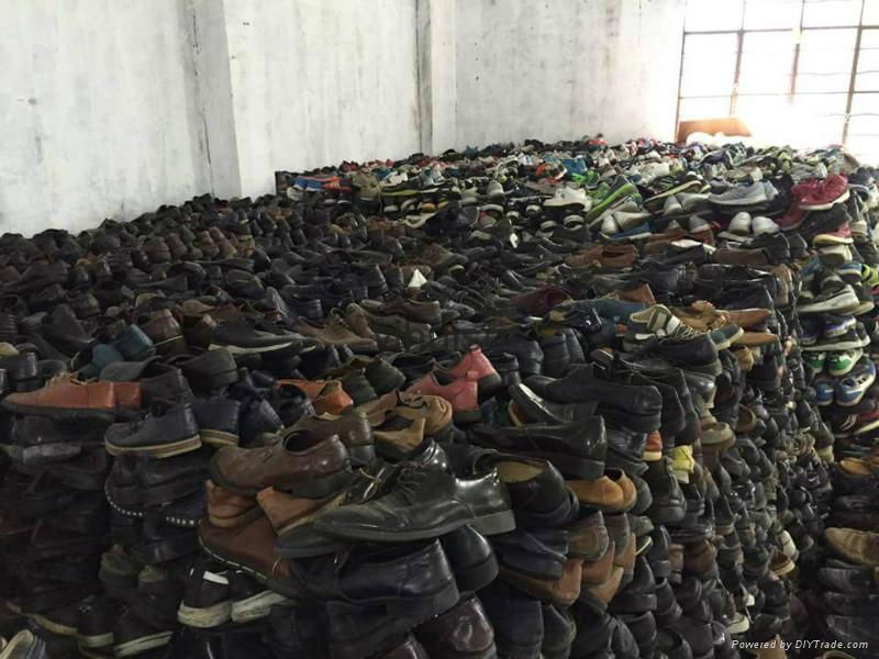 China Top Quality Used Shoes Man Sports Shoes Export to Africa 2