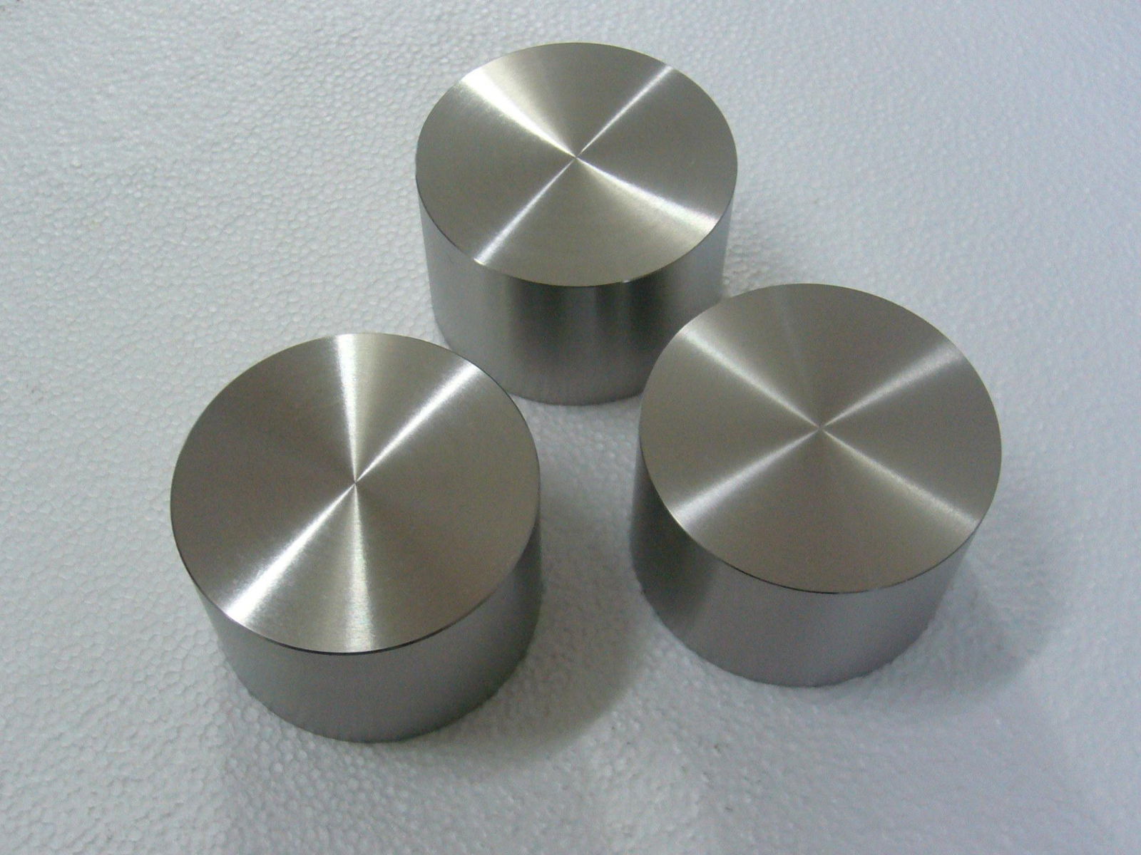 High quality of titanium cake or its alloy 