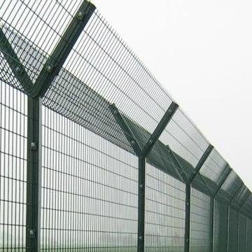 Prevent Passby From Airstrip prefab iron fence panels prison security fence pric 2