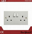 CE Approved 3-Feet Square Electrical 13 AMP Switched Socket