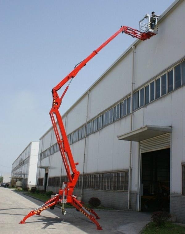 Articulated trailer mounted boom lift 2