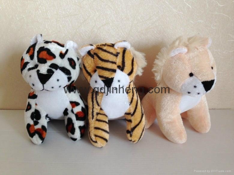 stuffed lione/tiger/leopard