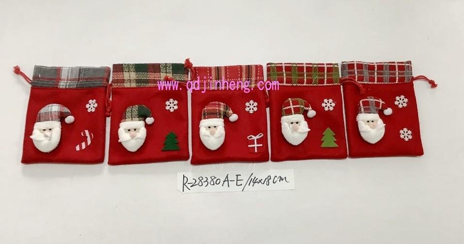 14X18CM drawsting pouch plush red with Santa head as decorate
