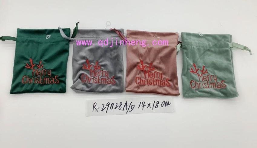 14X18CM drawsting sacks with embroidery in four color plush decorations gifts  3