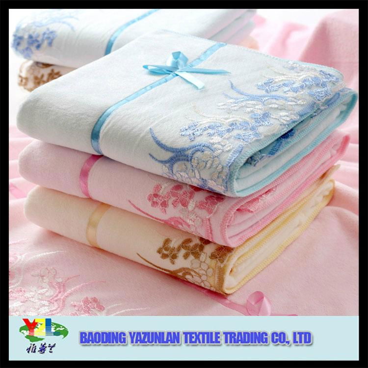 Luxury microfiber soft bath towel with lace edge 2