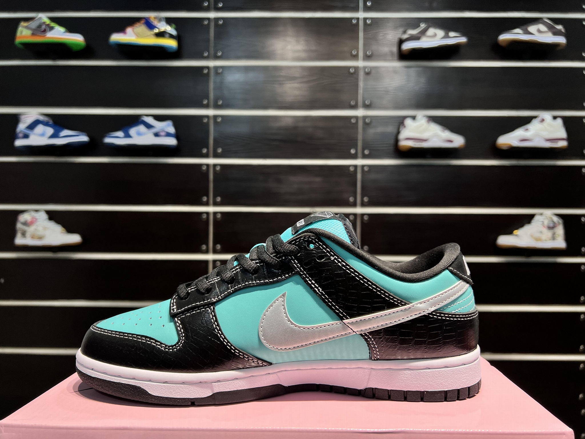       SB Dunk Low Diamond Supply Co. Tiffany shoes  casual shoe 1