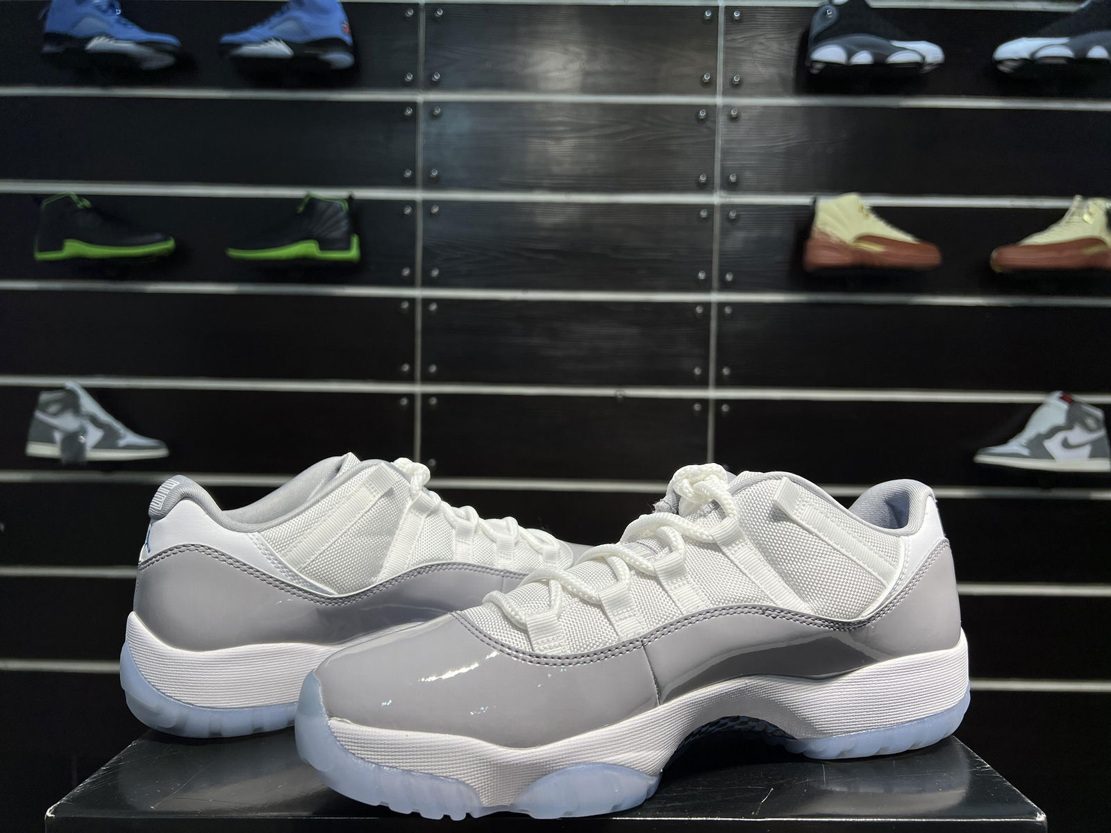 Hotsell shoes Air  Jordan 11 Retro Low Cement Grey Sneakers Basketball Shoes 2