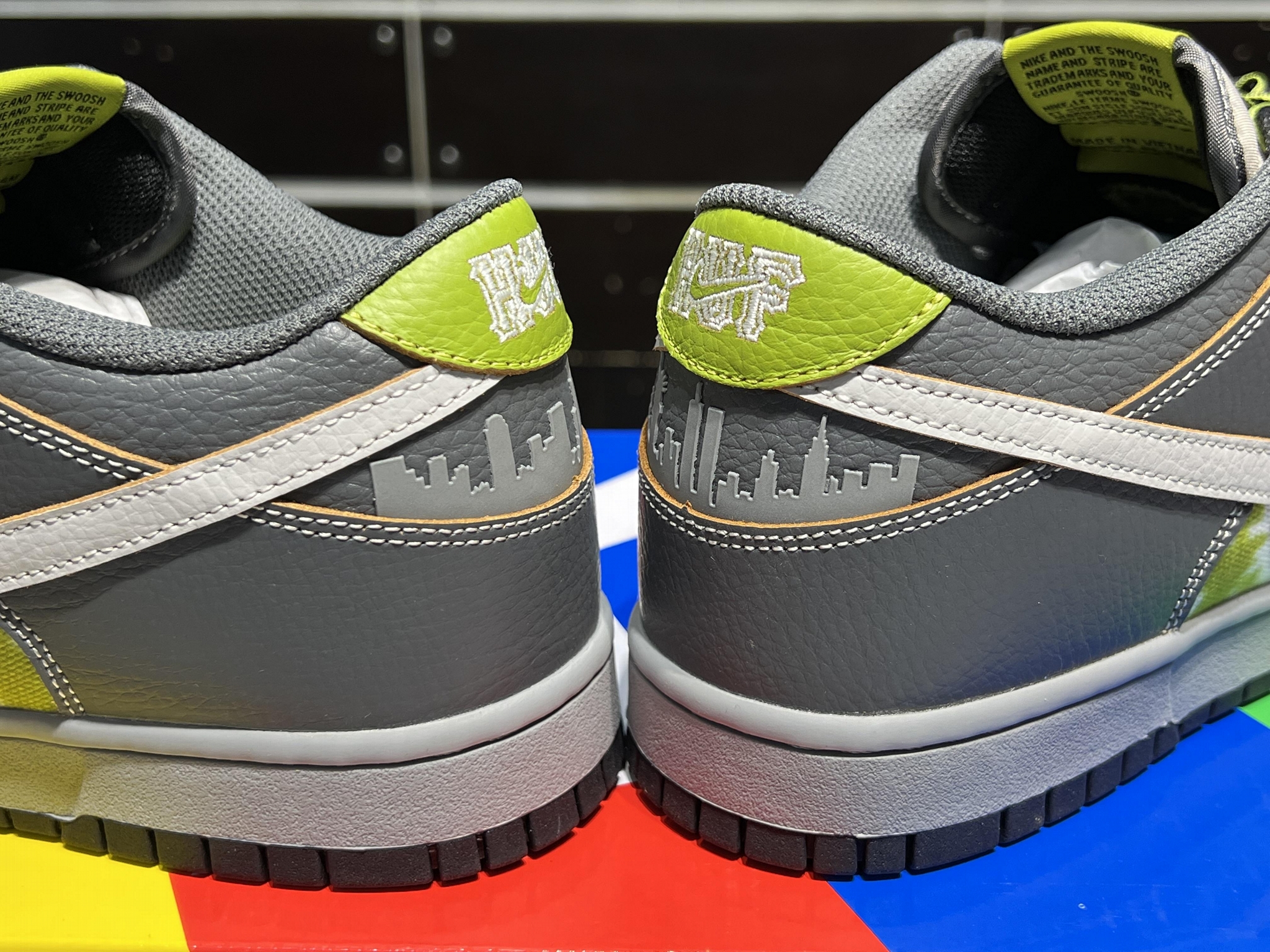      SB Dunk Low Friends and Family shoes Casual Shoes sneaker 11