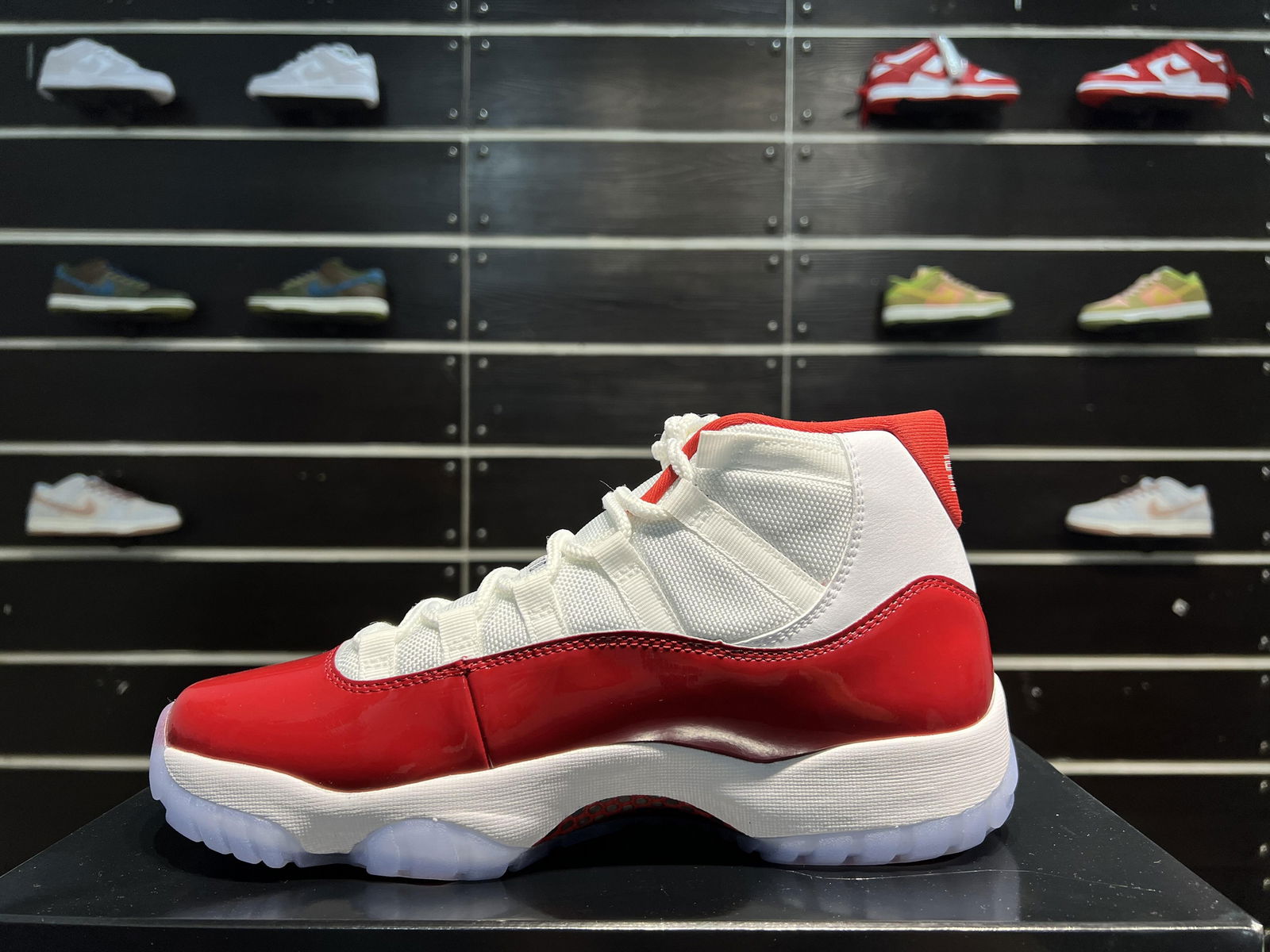 Air Jordan 11 Retro Cherry High Top basketball Shoes Sneakers