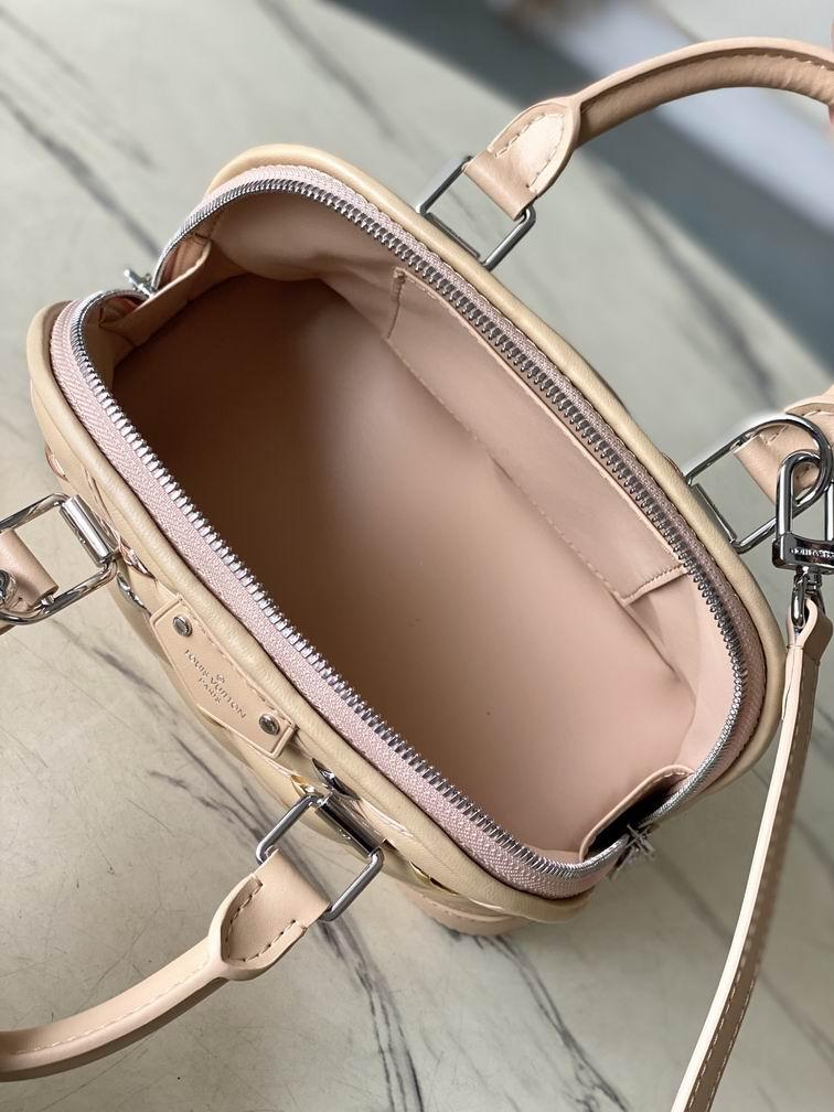 Wholesale top 1:1 ladies Backpack hiking               bags fashion bag  8
