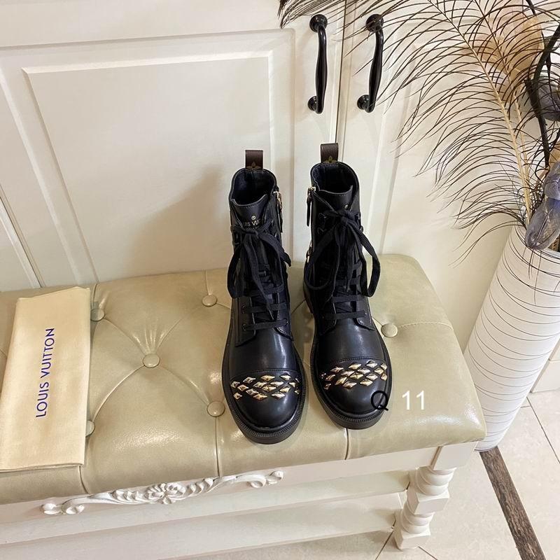 Wholesale newest               Women Boots Fashionable Flat Heel Boots  6