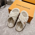 Wholesale newest  Louis Vuitton slipper woman Winter Fuzzy Indoor Slippers 