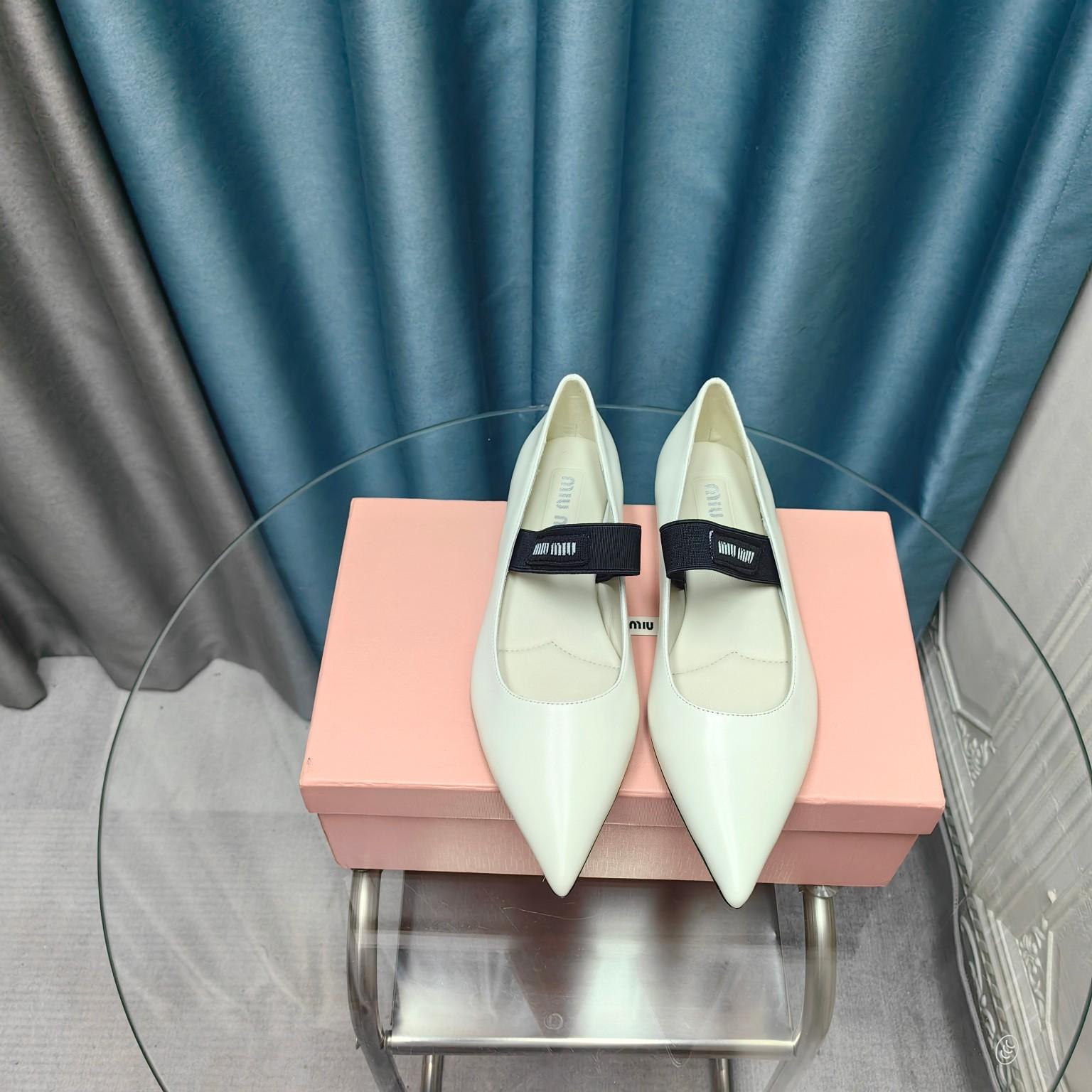 Top Quality        Single Shoes Flat Pointed Single Shoes Low-heeled shoes  13