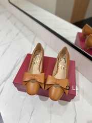           Bowow Round Toe Pumps           Garavani - Women mid-heel shoes