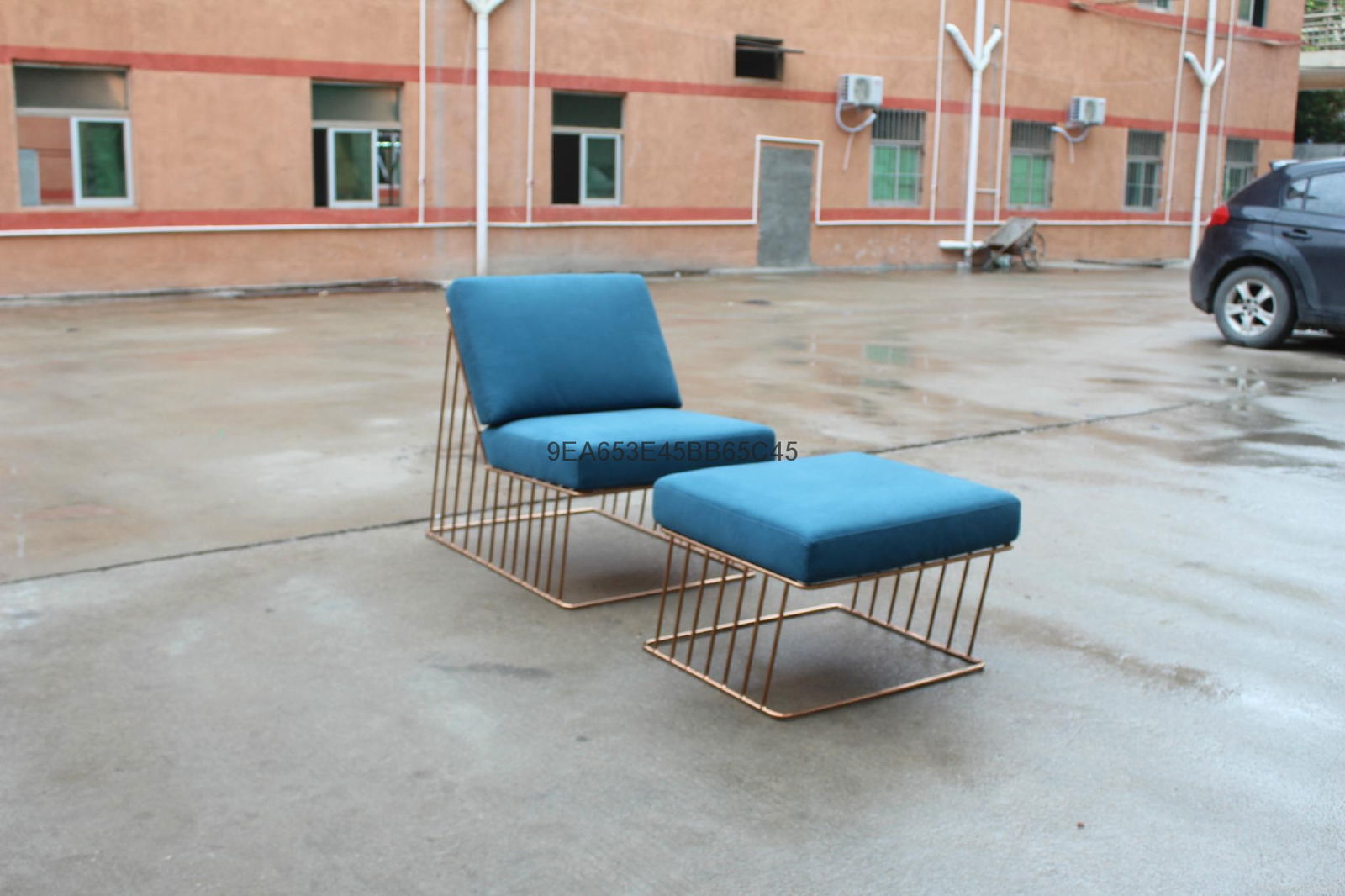 Wired Italic Lounge Chair & Ottoman 4