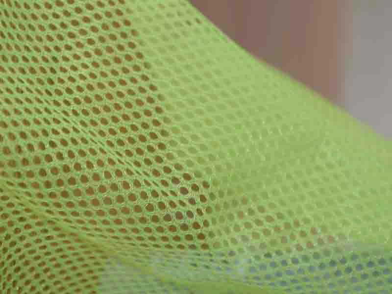 Knitted mesh fabric