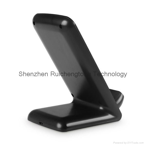 3-Coils Portable Universal Wireless Phone Charging Station 4