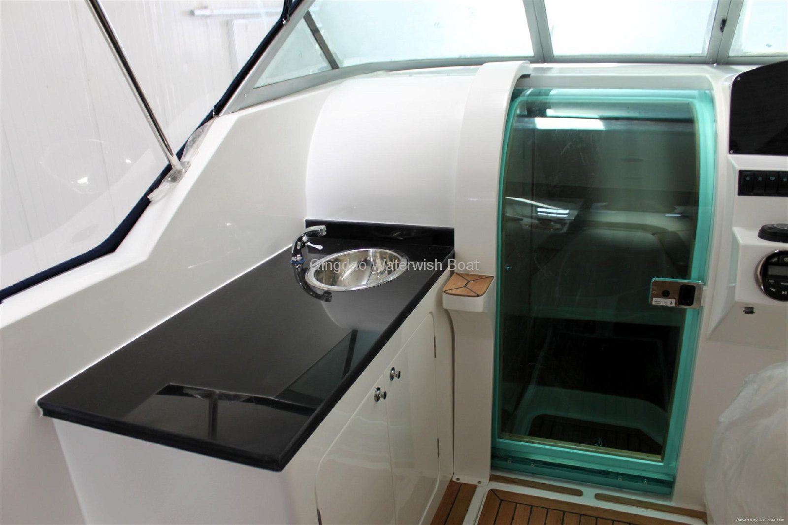 QD 27 CABIN Fiberglass Sport boat 2