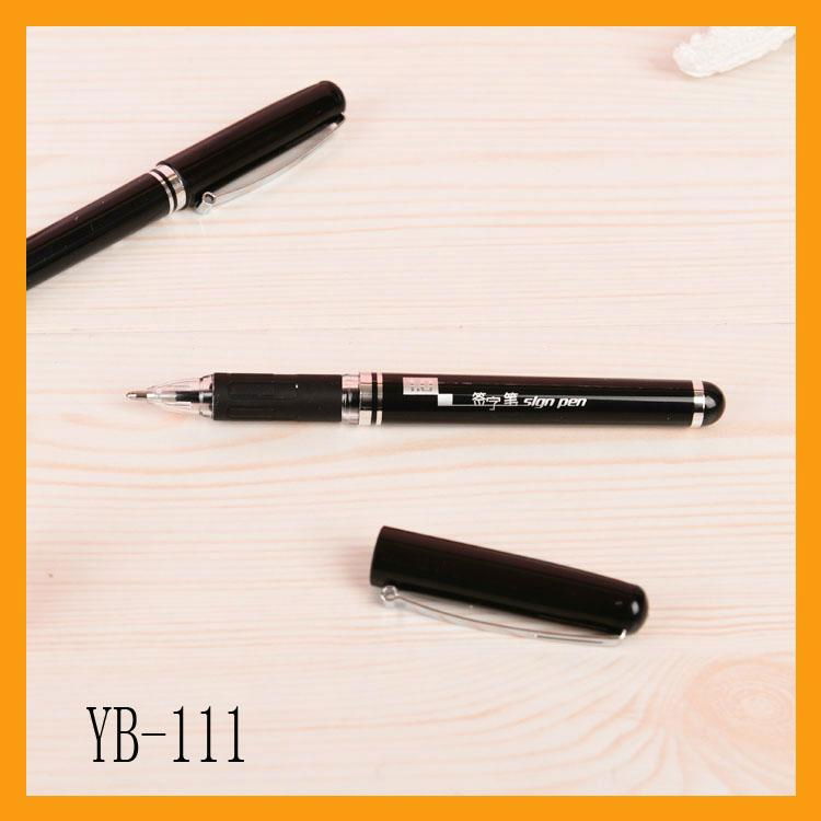 Comfortable soft black barrel plastic gel ink pen with cap 3