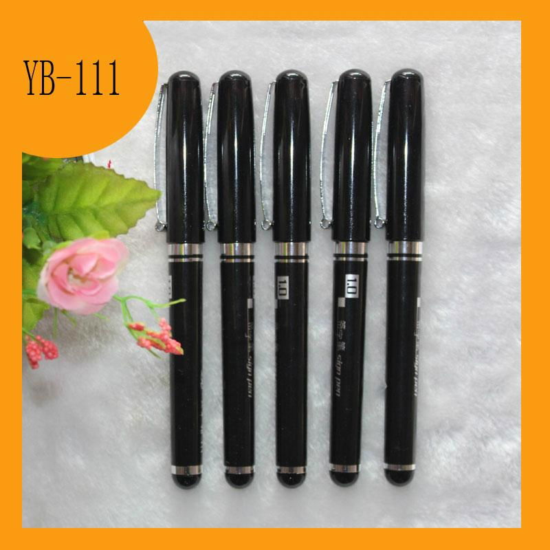 Comfortable soft black barrel plastic gel ink pen with cap 4